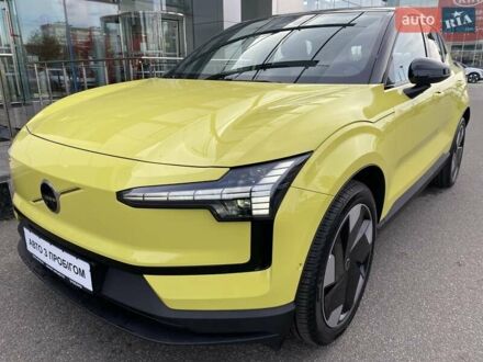 Желтый Вольво EX30, объемом двигателя 0 л и пробегом 19 тыс. км за 43034 $, фото 1 на Automoto.ua