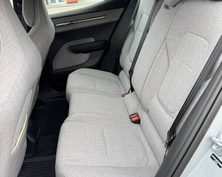 Серый Вольво EX30, объемом двигателя 0 л и пробегом 2 тыс. км за 42593 $, фото 11 на Automoto.ua