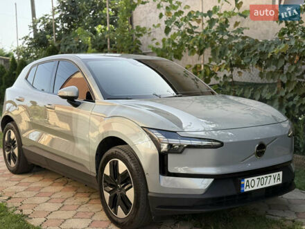 Вольво EX30 2024 в Ужгороде на Automoto.ua Серый Вольво EX30, объемом двигателя 0 л и пробегом 11 тыс. км за 24500 $, фото 1 на Automoto.ua