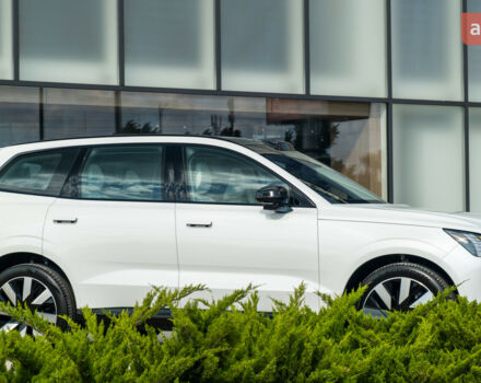 Вольво EX90, объемом двигателя 0 л и пробегом 0 тыс. км за 103801 $, фото 3 на Automoto.ua