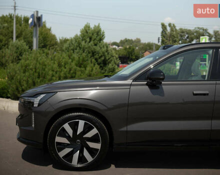 Серый Вольво EX90, объемом двигателя 0 л и пробегом 1 тыс. км за 90459 $, фото 7 на Automoto.ua