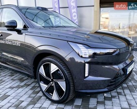 Серый Вольво EX90, объемом двигателя 0 л и пробегом 1 тыс. км за 92793 $, фото 5 на Automoto.ua