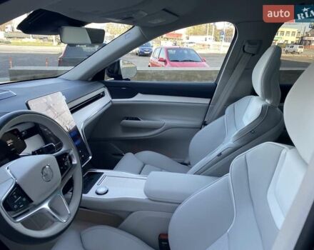 Серый Вольво EX90, объемом двигателя 0 л и пробегом 1 тыс. км за 92793 $, фото 40 на Automoto.ua