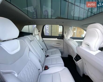 Серый Вольво EX90, объемом двигателя 0 л и пробегом 1 тыс. км за 92793 $, фото 26 на Automoto.ua