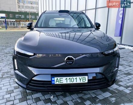 Серый Вольво EX90, объемом двигателя 0 л и пробегом 1 тыс. км за 92793 $, фото 2 на Automoto.ua