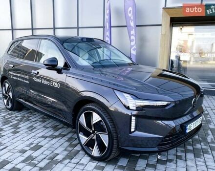 Серый Вольво EX90, объемом двигателя 0 л и пробегом 1 тыс. км за 92793 $, фото 4 на Automoto.ua