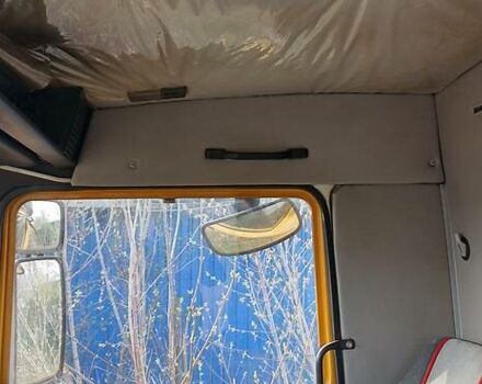 Желтый Вольво F12, объемом двигателя 0 л и пробегом 350 тыс. км за 21500 $, фото 7 на Automoto.ua