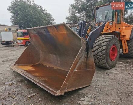 Желтый Вольво L 180, объемом двигателя 12.1 л и пробегом 10 тыс. км за 75500 $, фото 8 на Automoto.ua