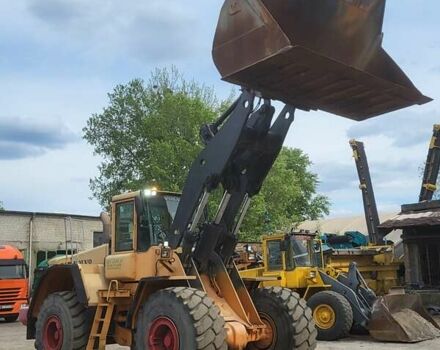 Желтый Вольво L 180, объемом двигателя 12.1 л и пробегом 10 тыс. км за 75500 $, фото 12 на Automoto.ua