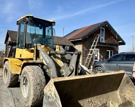 Желтый Вольво L 35D, объемом двигателя 0 л и пробегом 100 тыс. км за 16000 $, фото 10 на Automoto.ua