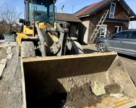 Желтый Вольво L 35D, объемом двигателя 0 л и пробегом 100 тыс. км за 16000 $, фото 6 на Automoto.ua