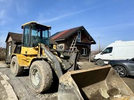 Жовтий Вольво L 35D, об'ємом двигуна 0 л та пробігом 100 тис. км за 16000 $, фото 1 на Automoto.ua