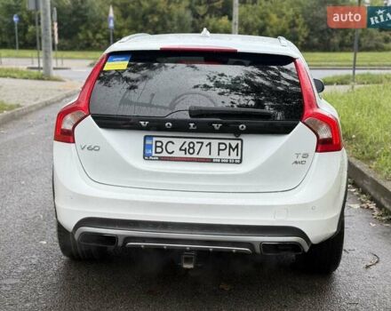 Белый Вольво V60 Cross Country, объемом двигателя 2.5 л и пробегом 161 тыс. км за 14900 $, фото 8 на Automoto.ua