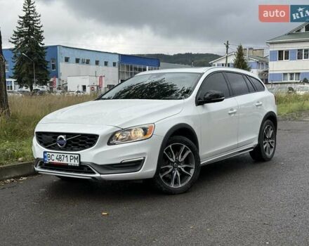 Белый Вольво V60 Cross Country, объемом двигателя 2.5 л и пробегом 161 тыс. км за 14500 $, фото 2 на Automoto.ua