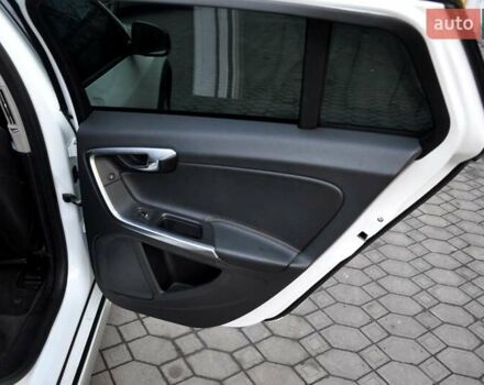 Білий Вольво V60 Cross Country, об'ємом двигуна 2.5 л та пробігом 161 тис. км за 14500 $, фото 25 на Automoto.ua