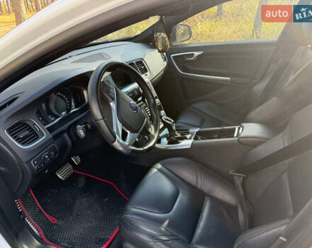 Білий Вольво V60 Cross Country, об'ємом двигуна 2.5 л та пробігом 99 тис. км за 17300 $, фото 4 на Automoto.ua