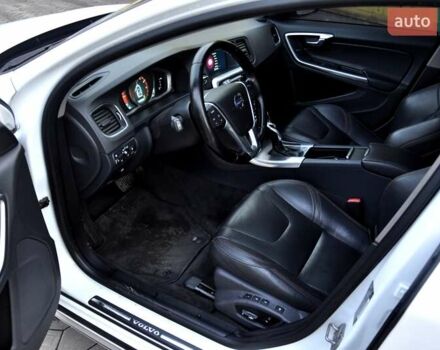 Білий Вольво V60 Cross Country, об'ємом двигуна 2.5 л та пробігом 161 тис. км за 14500 $, фото 15 на Automoto.ua
