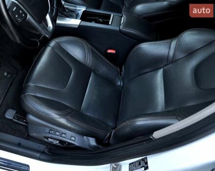 Білий Вольво V60 Cross Country, об'ємом двигуна 2.5 л та пробігом 161 тис. км за 14500 $, фото 17 на Automoto.ua