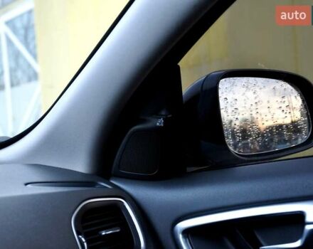 Білий Вольво V60 Cross Country, об'ємом двигуна 2.5 л та пробігом 161 тис. км за 14500 $, фото 37 на Automoto.ua