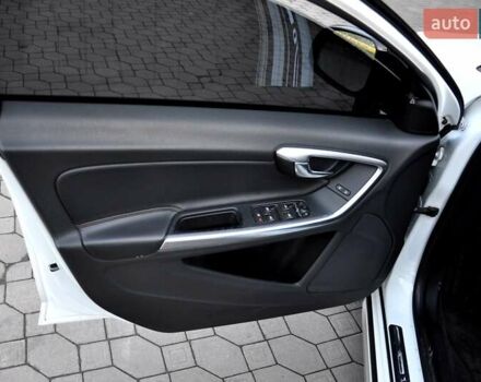 Білий Вольво V60 Cross Country, об'ємом двигуна 2.5 л та пробігом 161 тис. км за 14500 $, фото 16 на Automoto.ua