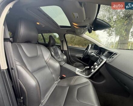 Белый Вольво V60 Cross Country, объемом двигателя 2.5 л и пробегом 161 тыс. км за 14500 $, фото 15 на Automoto.ua