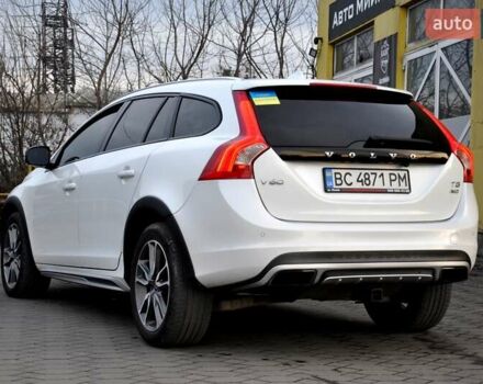 Білий Вольво V60 Cross Country, об'ємом двигуна 2.5 л та пробігом 161 тис. км за 14500 $, фото 34 на Automoto.ua