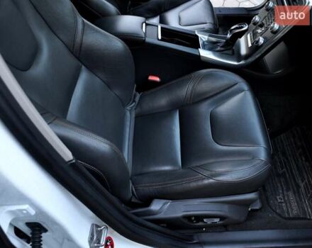 Білий Вольво V60 Cross Country, об'ємом двигуна 2.5 л та пробігом 161 тис. км за 14500 $, фото 27 на Automoto.ua