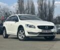 Белый Вольво V60 Cross Country, объемом двигателя 2 л и пробегом 194 тыс. км за 16900 $, фото 1 на Automoto.ua