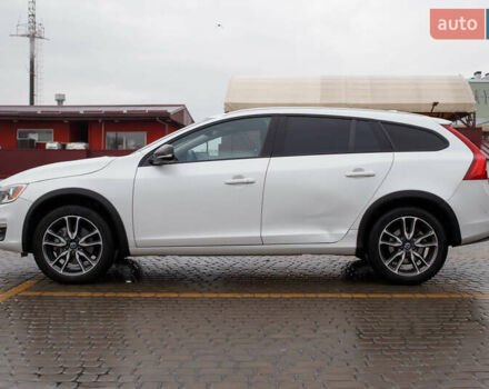 Белый Вольво V60 Cross Country, объемом двигателя 2.5 л и пробегом 144 тыс. км за 16400 $, фото 5 на Automoto.ua