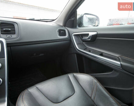 Белый Вольво V60 Cross Country, объемом двигателя 2.5 л и пробегом 144 тыс. км за 16400 $, фото 16 на Automoto.ua