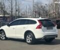 Белый Вольво V60 Cross Country, объемом двигателя 2 л и пробегом 194 тыс. км за 16900 $, фото 4 на Automoto.ua