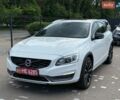Белый Вольво V60 Cross Country, объемом двигателя 2.4 л и пробегом 230 тыс. км за 17300 $, фото 1 на Automoto.ua