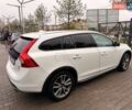 Белый Вольво V60 Cross Country, объемом двигателя 2 л и пробегом 144 тыс. км за 18500 $, фото 1 на Automoto.ua