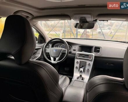 Белый Вольво V60 Cross Country, объемом двигателя 2 л и пробегом 144 тыс. км за 18500 $, фото 9 на Automoto.ua