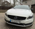 Белый Вольво V60 Cross Country, объемом двигателя 2.4 л и пробегом 54 тыс. км за 22500 $, фото 3 на Automoto.ua