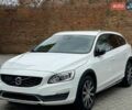Белый Вольво V60 Cross Country, объемом двигателя 2 л и пробегом 214 тыс. км за 14900 $, фото 1 на Automoto.ua