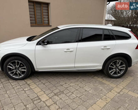 Белый Вольво V60 Cross Country, объемом двигателя 2.4 л и пробегом 54 тыс. км за 22500 $, фото 14 на Automoto.ua