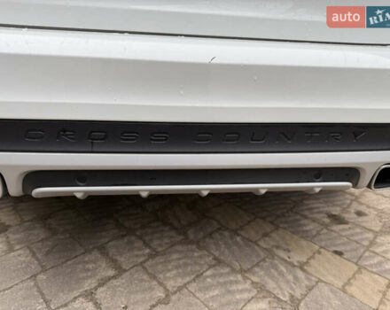 Белый Вольво V60 Cross Country, объемом двигателя 2.4 л и пробегом 54 тыс. км за 22500 $, фото 4 на Automoto.ua