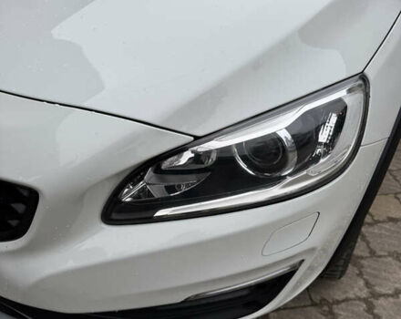 Белый Вольво V60 Cross Country, объемом двигателя 2.4 л и пробегом 54 тыс. км за 22500 $, фото 10 на Automoto.ua