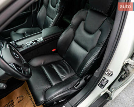 Белый Вольво V60 Cross Country, объемом двигателя 2 л и пробегом 199 тыс. км за 27439 $, фото 9 на Automoto.ua