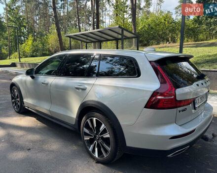 Белый Вольво V60 Cross Country, объемом двигателя 2 л и пробегом 196 тыс. км за 33000 $, фото 25 на Automoto.ua