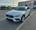 Белый Вольво V60 Cross Country, объемом двигателя 1.97 л и пробегом 180 тыс. км за 30000 $, фото 1 на Automoto.ua