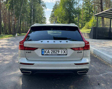 Белый Вольво V60 Cross Country, объемом двигателя 2 л и пробегом 196 тыс. км за 33000 $, фото 34 на Automoto.ua