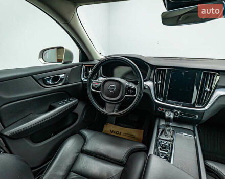 Белый Вольво V60 Cross Country, объемом двигателя 2 л и пробегом 199 тыс. км за 27439 $, фото 11 на Automoto.ua