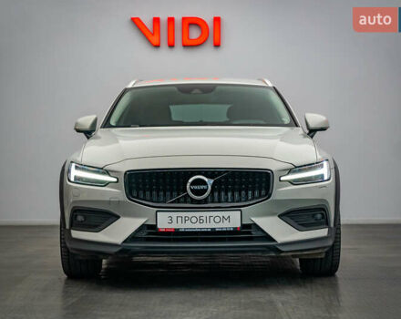 Белый Вольво V60 Cross Country, объемом двигателя 2 л и пробегом 199 тыс. км за 27439 $, фото 4 на Automoto.ua