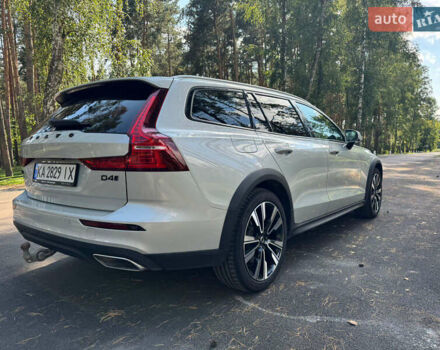 Белый Вольво V60 Cross Country, объемом двигателя 2 л и пробегом 196 тыс. км за 33000 $, фото 30 на Automoto.ua