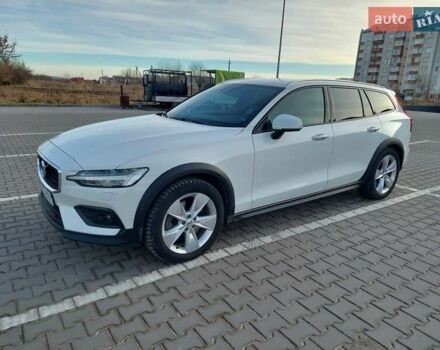 Белый Вольво V60 Cross Country, объемом двигателя 1.97 л и пробегом 180 тыс. км за 30000 $, фото 3 на Automoto.ua