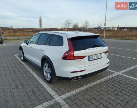 Белый Вольво V60 Cross Country, объемом двигателя 1.97 л и пробегом 180 тыс. км за 30000 $, фото 6 на Automoto.ua