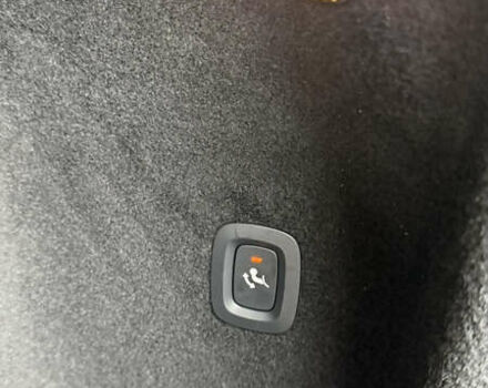 Белый Вольво V60 Cross Country, объемом двигателя 1.97 л и пробегом 219 тыс. км за 29900 $, фото 16 на Automoto.ua