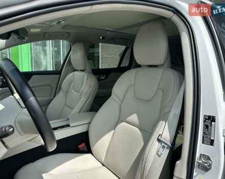Белый Вольво V60 Cross Country, объемом двигателя 1.97 л и пробегом 60 тыс. км за 32999 $, фото 13 на Automoto.ua